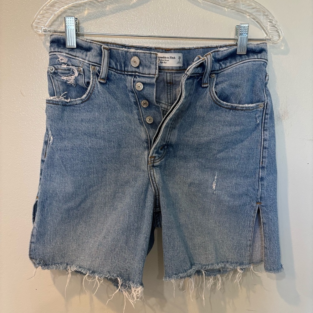 Abercrombie & Fitch The Dad High Rise Short Women’s Size 26